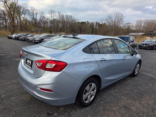 2018 Chevrolet Cruze LS