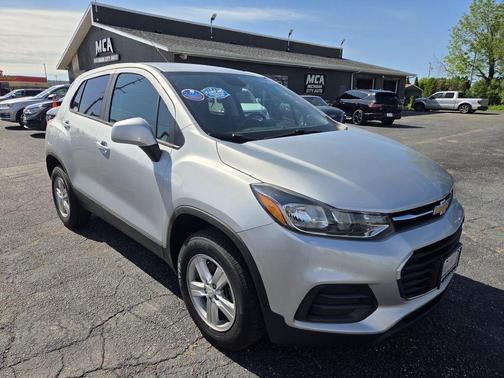 Silver Ice Metallic 2020 Chevrolet Trax LS
