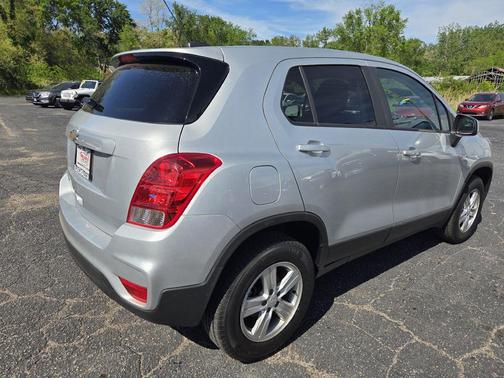 Silver Ice Metallic 2020 Chevrolet Trax LS