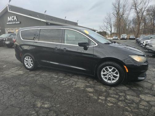 2017 Chrysler Pacifica Touring
