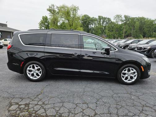 2018 Chrysler Pacifica Touring Plus