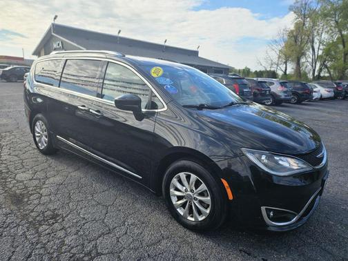 2018 Chrysler Pacifica Touring-L
