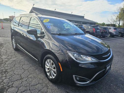 2018 Chrysler Pacifica Touring-L