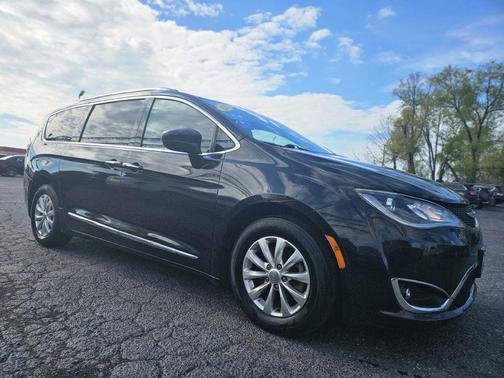 2018 Chrysler Pacifica Touring-L