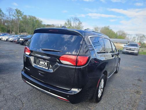 2018 Chrysler Pacifica Touring-L