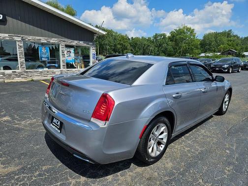 2016 Chrysler 300 Limited