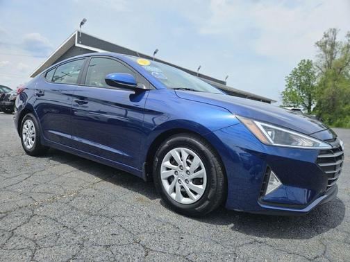 2019 Hyundai ELANTRA SE