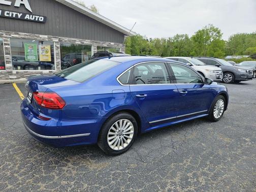 2016 Volkswagen Passat 1.8T SE