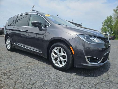 2018 Chrysler Pacifica Touring-L Plus