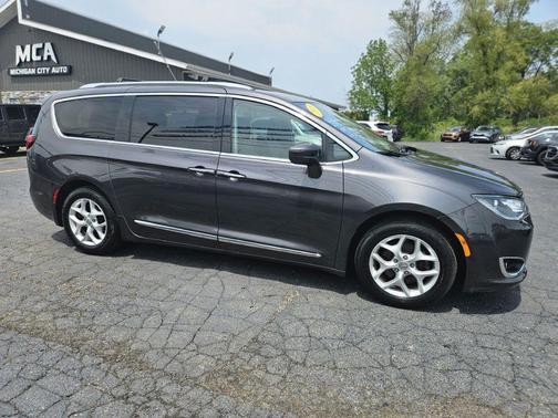 2018 Chrysler Pacifica Touring-L Plus