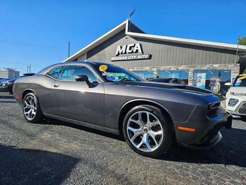 2015 Dodge Challenger SXT Plus