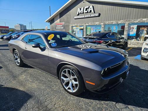 2015 Dodge Challenger SXT Plus