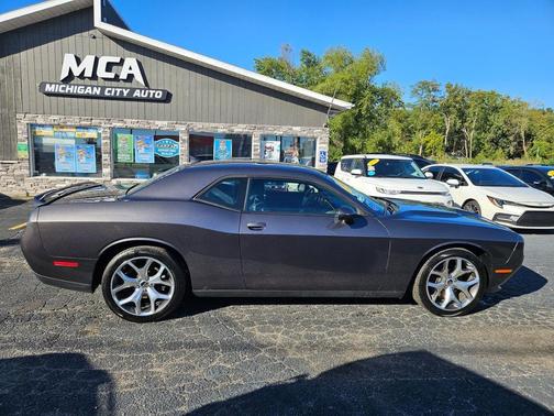 2015 Dodge Challenger SXT Plus
