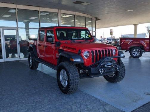 Photo 3 of 40 of 2020 Jeep Gladiator Sport