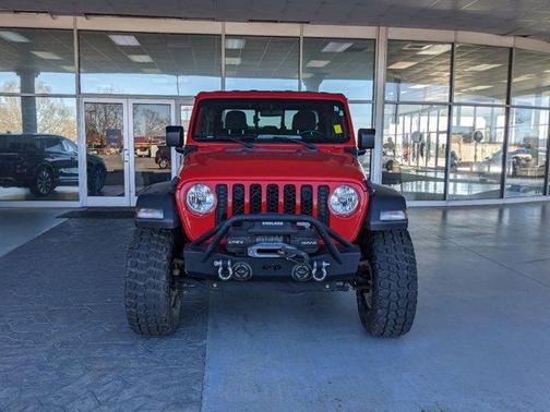 Photo 2 of 40 of 2020 Jeep Gladiator Sport