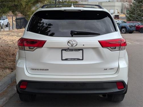 2017 Toyota Highlander SE