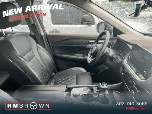 Boulder Gray Pearl 2023 Nissan Rogue Platinum