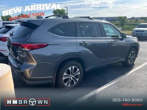 2022 Toyota Highlander Hybrid XLE