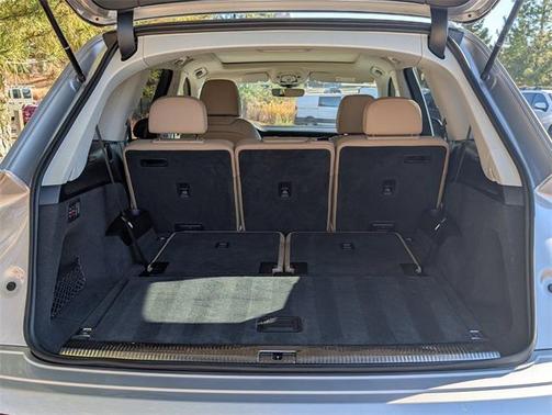 2022 Audi Q7 55 Premium Plus