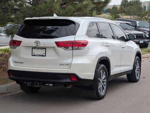 Blizzard Pearl 2019 Toyota Highlander XLE