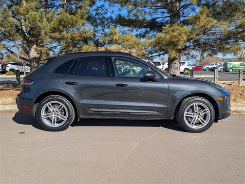 2022 Porsche Macan Base