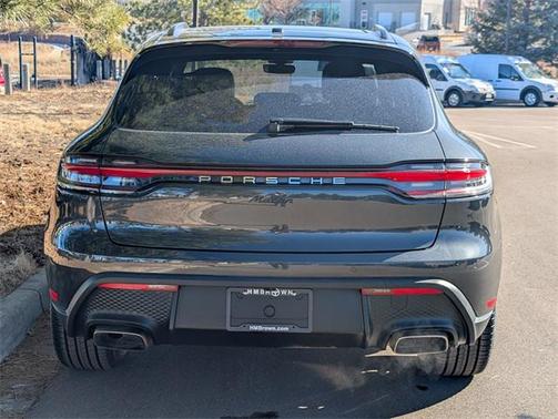 2022 Porsche Macan Base