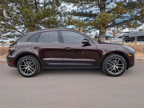 2024 Porsche Macan Base