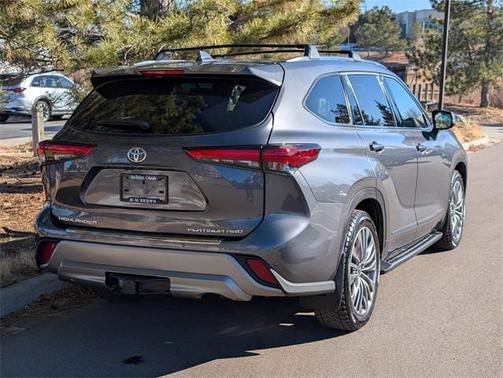 2022 Toyota Highlander Platinum