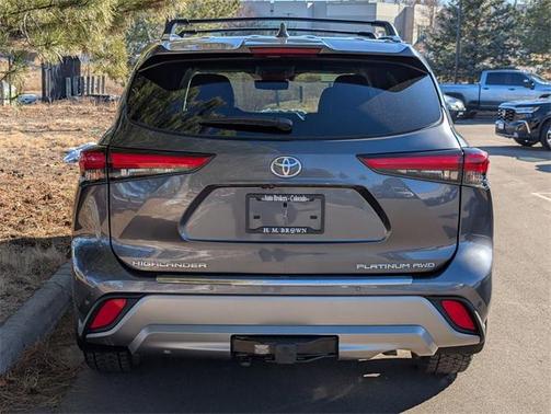 2022 Toyota Highlander Platinum