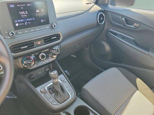 2022 Hyundai KONA SE