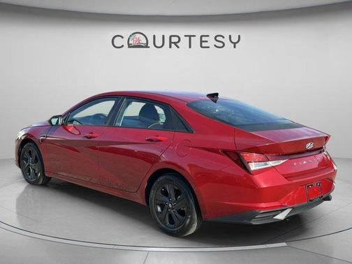 Scarlet Red Pearl 2022 Hyundai ELANTRA SEL