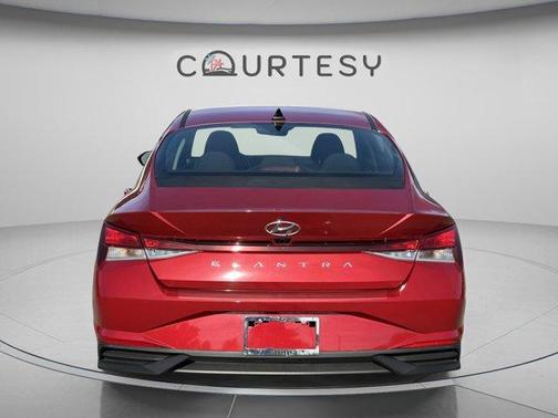 Scarlet Red Pearl 2022 Hyundai ELANTRA SEL