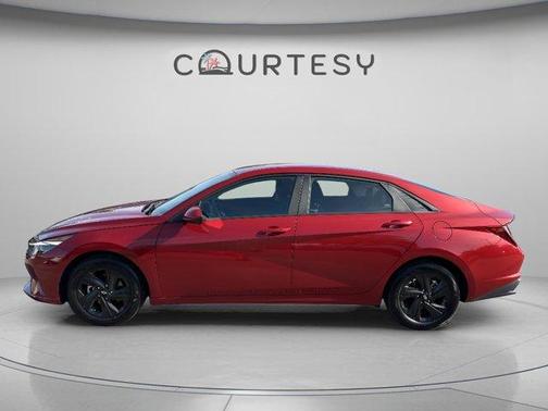 Scarlet Red Pearl 2022 Hyundai ELANTRA SEL