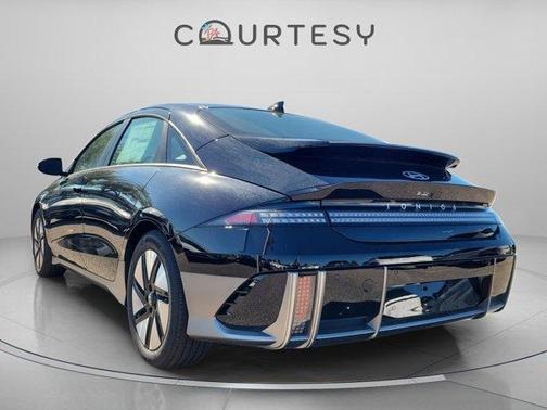 2025 Hyundai IONIQ 6 SE