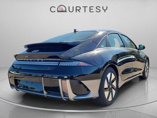 2025 Hyundai IONIQ 6 SE