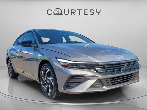 2025 Hyundai ELANTRA HEV SEL