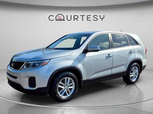 Bright Silver 2015 Kia Sorento LX