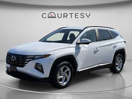 White Pearl 2024 Hyundai TUCSON SEL