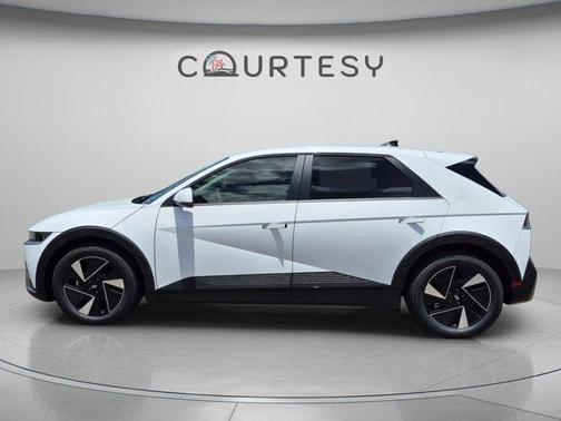 Atlas 2026 Hyundai IONIQ 5 SE