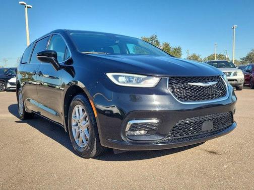 2024 Chrysler Pacifica Touring-L