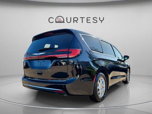 2024 Chrysler Pacifica Touring-L