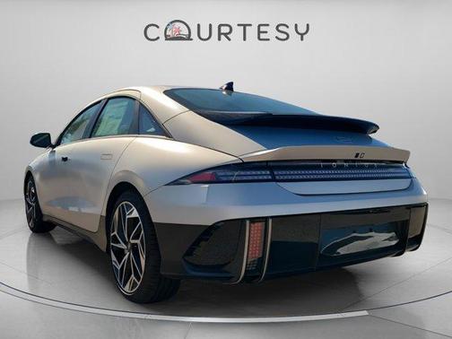 2025 Hyundai IONIQ 6 SEL