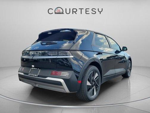 2026 Hyundai IONIQ 5 SE