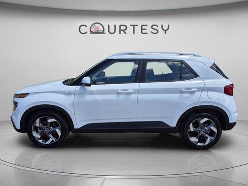 Lunar White 2023 Hyundai VENUE SEL