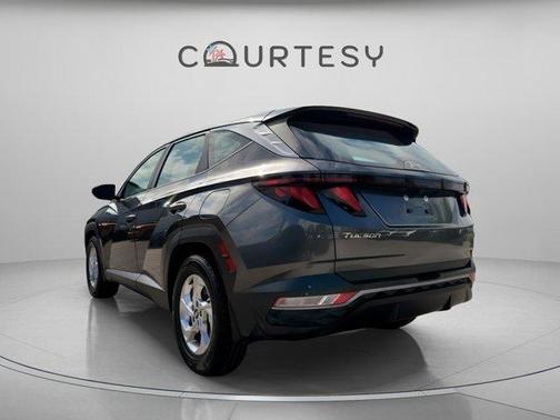 2022 Hyundai TUCSON SE