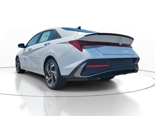 2025 Hyundai ELANTRA HEV SEL Sport