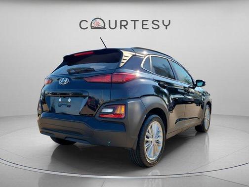 2021 Hyundai KONA SEL