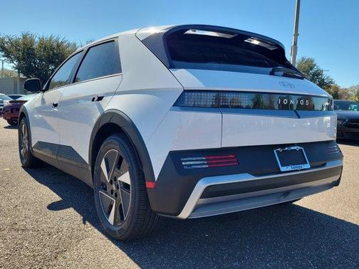 2026 Hyundai IONIQ 5 SE