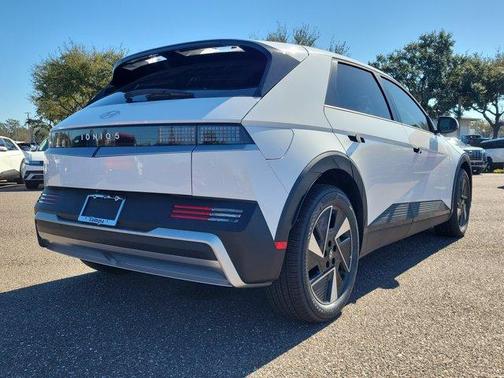 2026 Hyundai IONIQ 5 SE