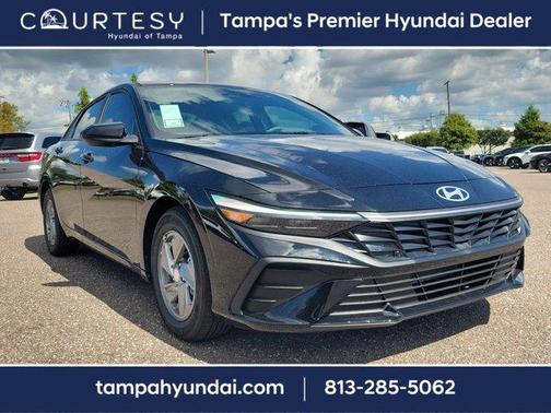 2025 Hyundai ELANTRA SE